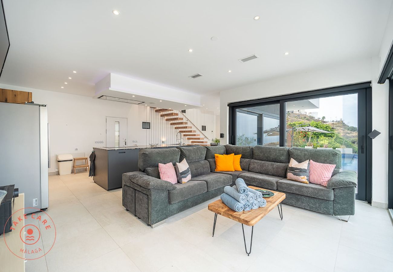 Villa in Torrox - Luxe zeezicht villa Jensen - TakeCareMalaga Villa in Torrox - Luxe zeezicht villa Jensen - TakeCareMalaga