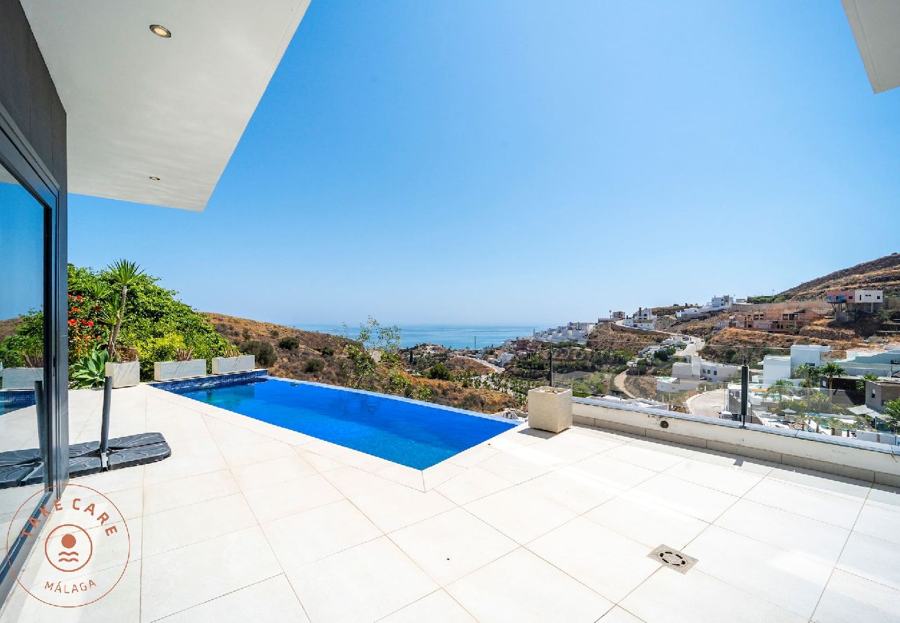 Villa in Torrox - Luxe zeezicht villa Jensen - TakeCareMalaga Villa in Torrox - Luxe zeezicht villa Jensen - TakeCareMalaga