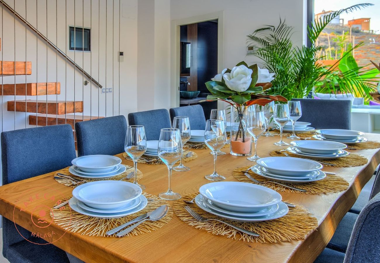 Villa in Torrox - Luxe zeezicht villa Jensen - TakeCareMalaga Villa in Torrox - Luxe zeezicht villa Jensen - TakeCareMalaga