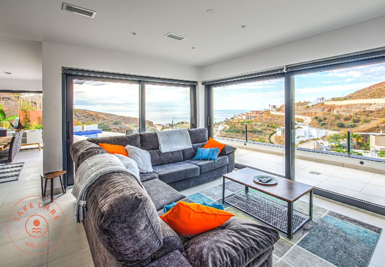 Villa in Torrox - Luxe zeezicht villa Jensen - TakeCareMalaga Villa in Torrox - Luxe zeezicht villa Jensen - TakeCareMalaga