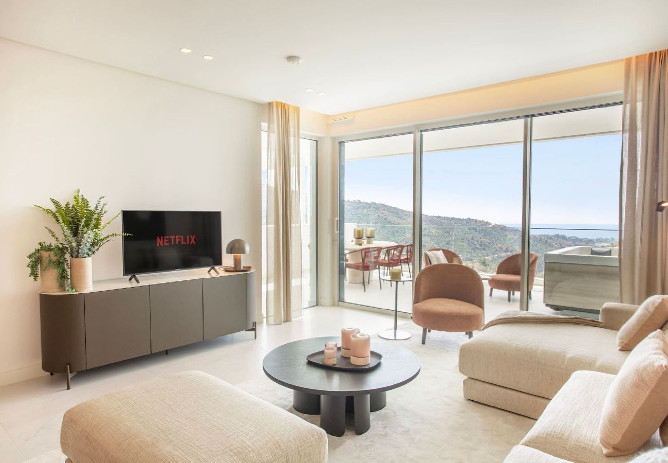 Appartement in Ojen - Luxe appartement met Jacuzzi - TakeCareMalaga