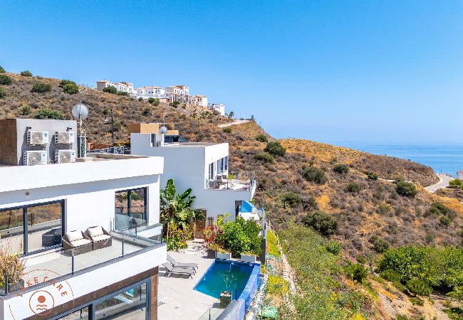 Villa en Torrox - Villa de lujo con vistas al mar Celeste - TakeCareMalaga Villa en Torrox - Villa de lujo con vistas al mar Celeste - TakeCareMalaga