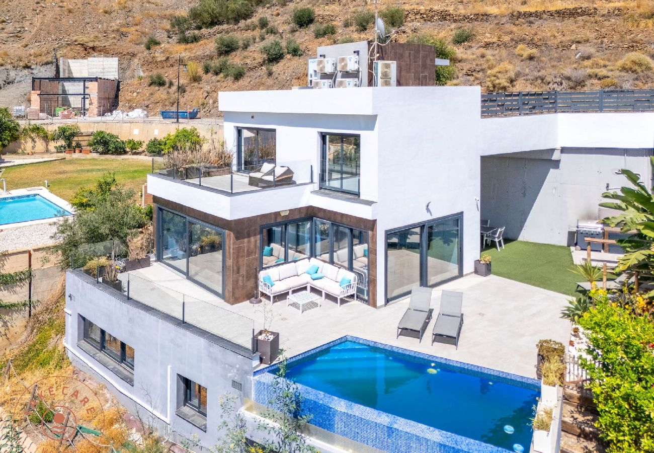 Villa en Torrox - Villa de lujo con vistas al mar Celeste - TakeCareMalaga Villa en Torrox - Villa de lujo con vistas al mar Celeste - TakeCareMalaga