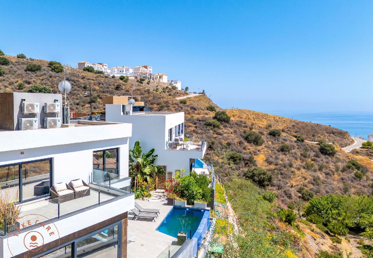 Villa en Torrox - Villa de lujo con vistas al mar Celeste - TakeCareMalaga Villa en Torrox - Villa de lujo con vistas al mar Celeste - TakeCareMalaga