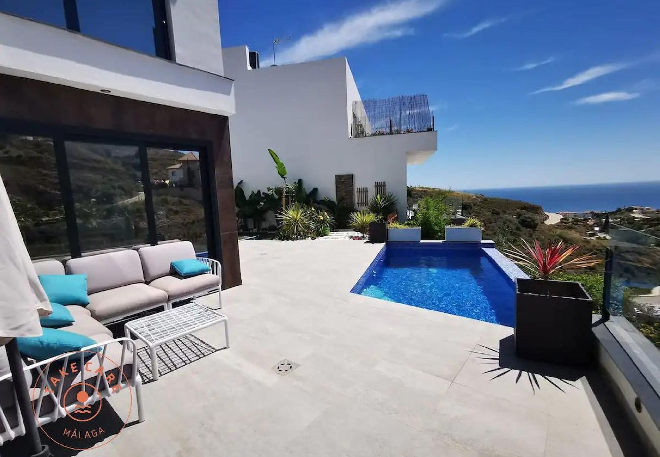 Villa en Torrox - Villa de lujo con vistas al mar Celeste - TakeCareMalaga Villa en Torrox - Villa de lujo con vistas al mar Celeste - TakeCareMalaga