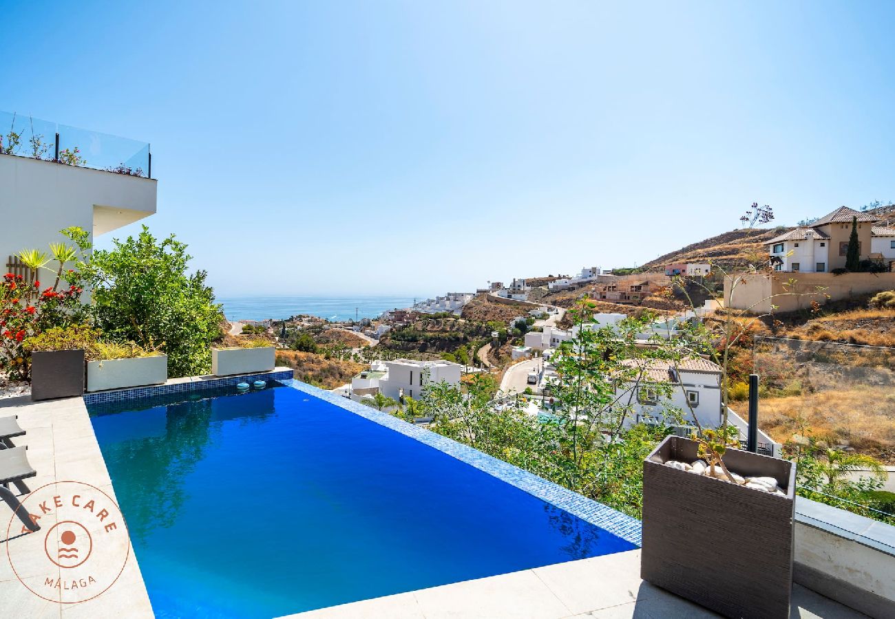 Villa en Torrox - Villa de lujo con vistas al mar Celeste - TakeCareMalaga Villa en Torrox - Villa de lujo con vistas al mar Celeste - TakeCareMalaga