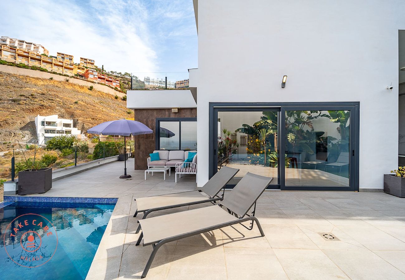 Villa en Torrox - Villa de lujo con vistas al mar Celeste - TakeCareMalaga Villa en Torrox - Villa de lujo con vistas al mar Celeste - TakeCareMalaga