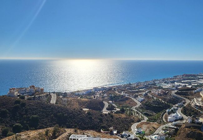 Villa en Torrox - Villa con piscina y vistas al mar - TakeCareMalaga Villa en Torrox - Villa con piscina y vistas al mar - TakeCareMalaga