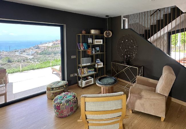 Villa en Torrox - Villa con piscina y vistas al mar - TakeCareMalaga Villa en Torrox - Villa con piscina y vistas al mar - TakeCareMalaga