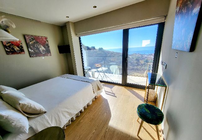 Villa en Torrox - Villa con piscina y vistas al mar - TakeCareMalaga Villa en Torrox - Villa con piscina y vistas al mar - TakeCareMalaga
