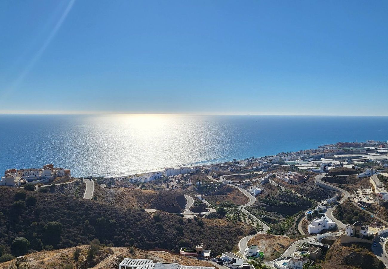 Villa en Torrox - Villa con piscina y vistas al mar - TakeCareMalaga Villa en Torrox - Villa con piscina y vistas al mar - TakeCareMalaga