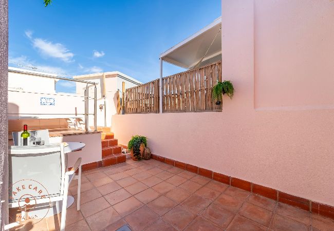 Estudio en Málaga - Estudio Toro en Málaga con terraza en azotea - TakeCareMalaga Estudio en Málaga - Estudio Toro en Málaga con terraza en azotea - TakeCareMalaga