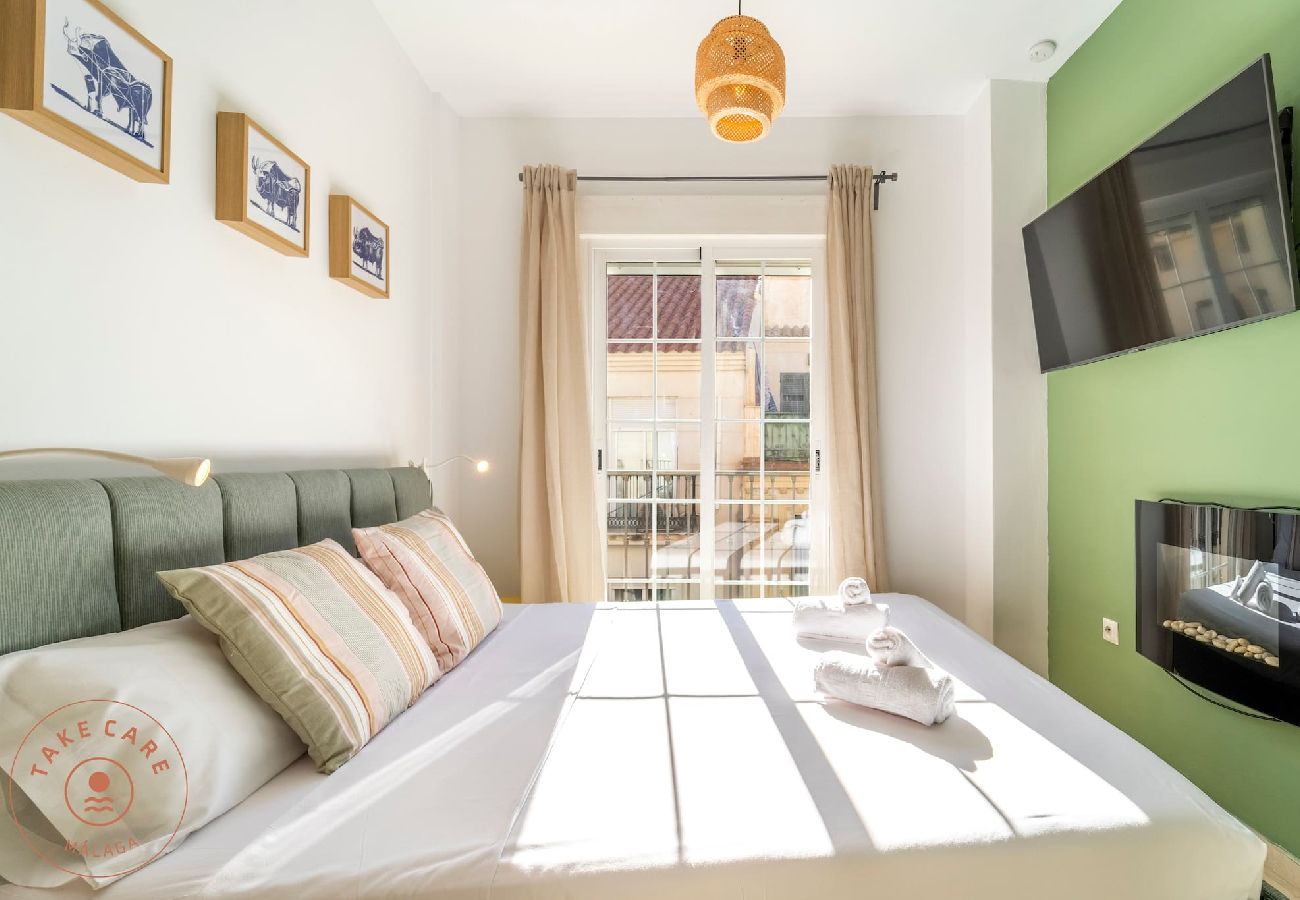 Estudio en Málaga - Estudio Toro en Málaga con terraza en azotea - TakeCareMalaga Estudio en Málaga - Estudio Toro en Málaga con terraza en azotea - TakeCareMalaga