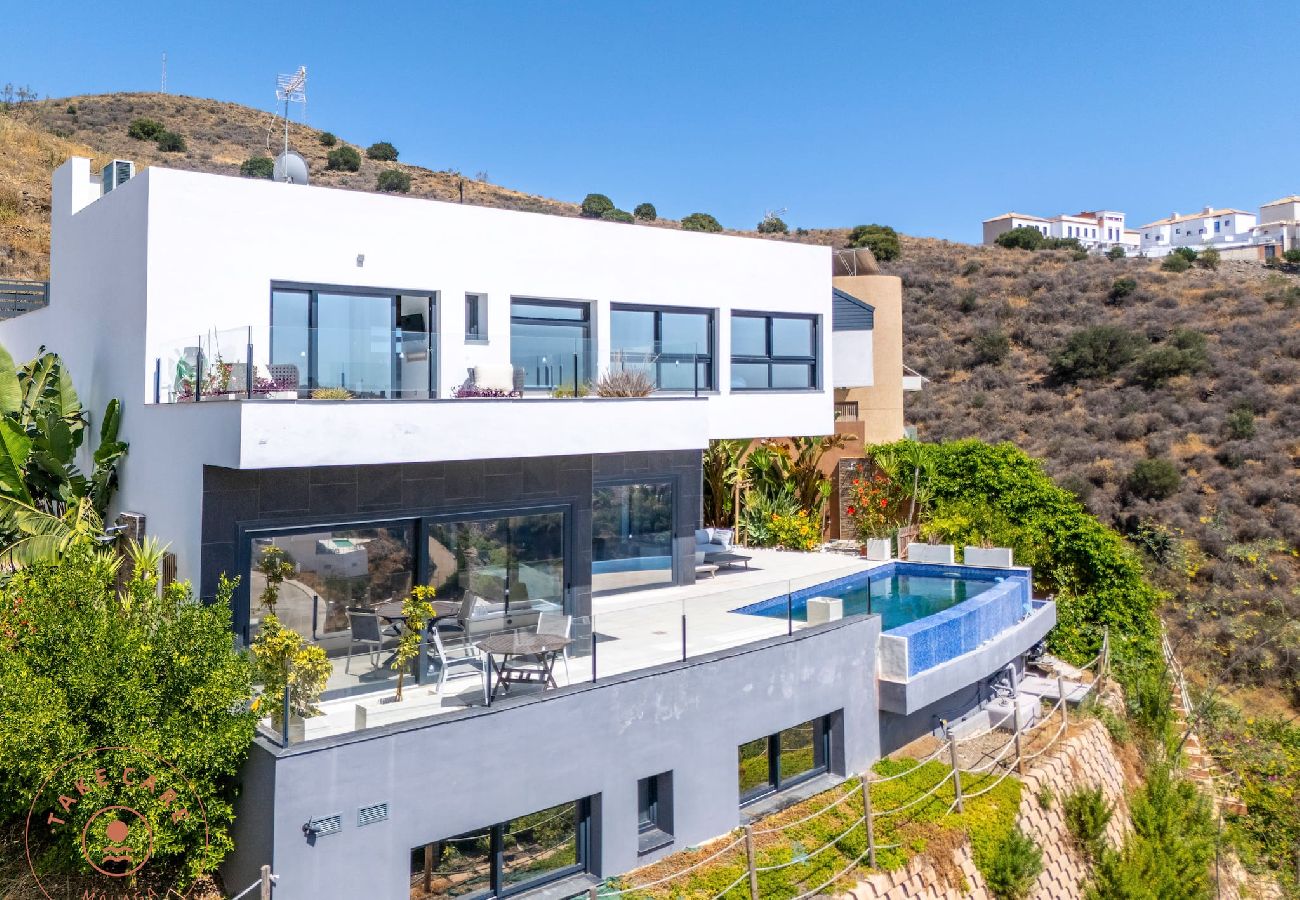 Villa in Torrox - Luxury Seaview Villa Jensen - TakeCareMalaga Villa in Torrox - Luxury Seaview Villa Jensen - TakeCareMalaga