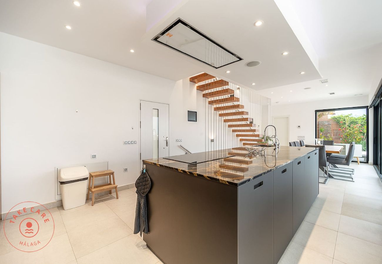 Villa in Torrox - Luxury Seaview Villa Jensen - TakeCareMalaga Villa in Torrox - Luxury Seaview Villa Jensen - TakeCareMalaga