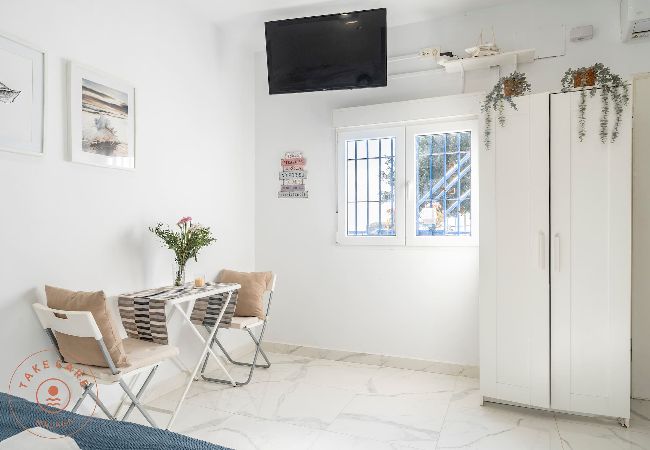 Studio in Málaga - Seaview studio in El Palo - TakeCareMalaga Studio in Málaga - Seaview studio in El Palo - TakeCareMalaga