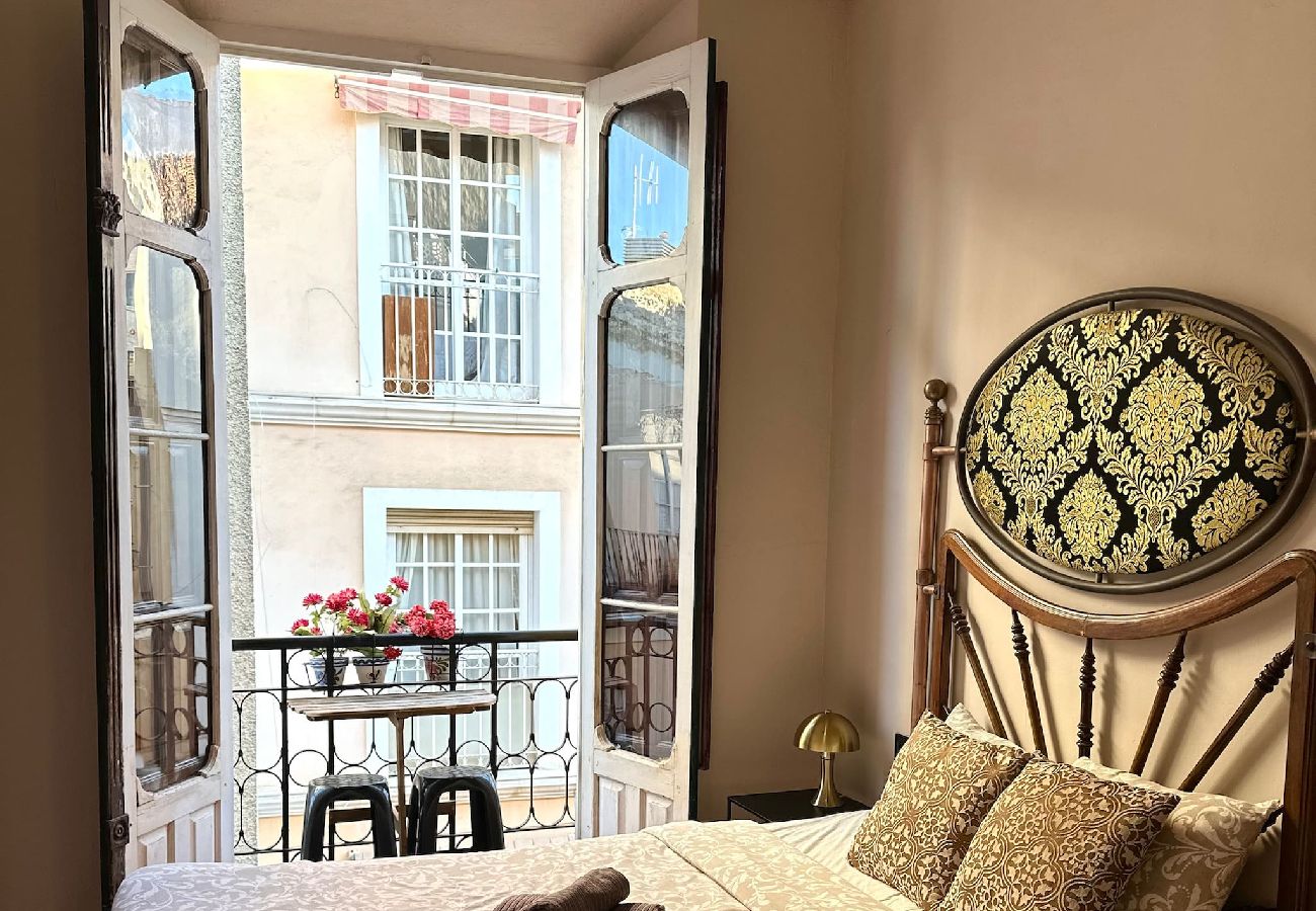 Apartment in Málaga - Beautiful Flat Near Plaza Merced - TakeCareMalaga Apartment in Málaga - Beautiful Flat Near Plaza Merced - TakeCareMalaga