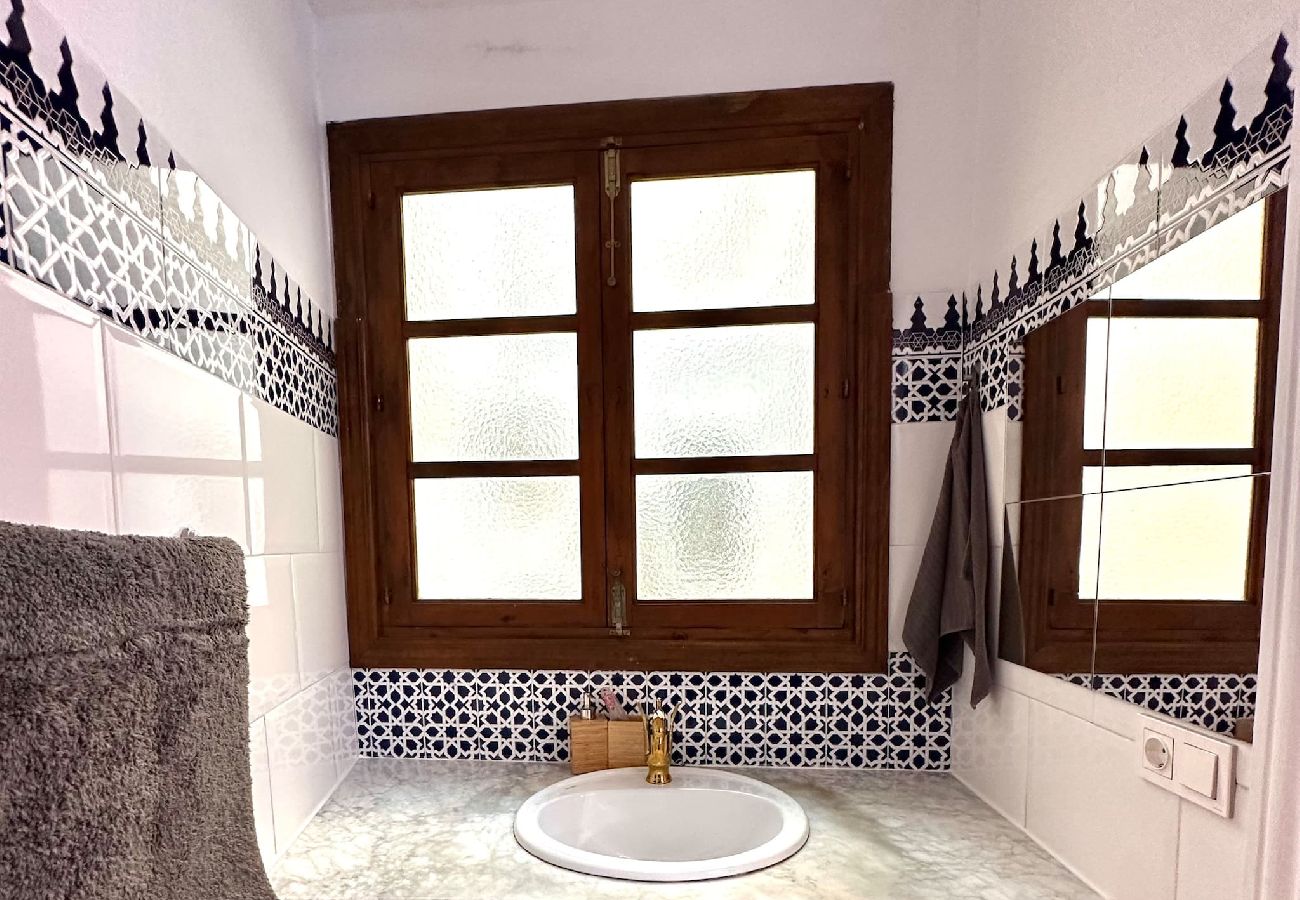 Apartment in Málaga - Beautiful Flat Near Plaza Merced - TakeCareMalaga Apartment in Málaga - Beautiful Flat Near Plaza Merced - TakeCareMalaga