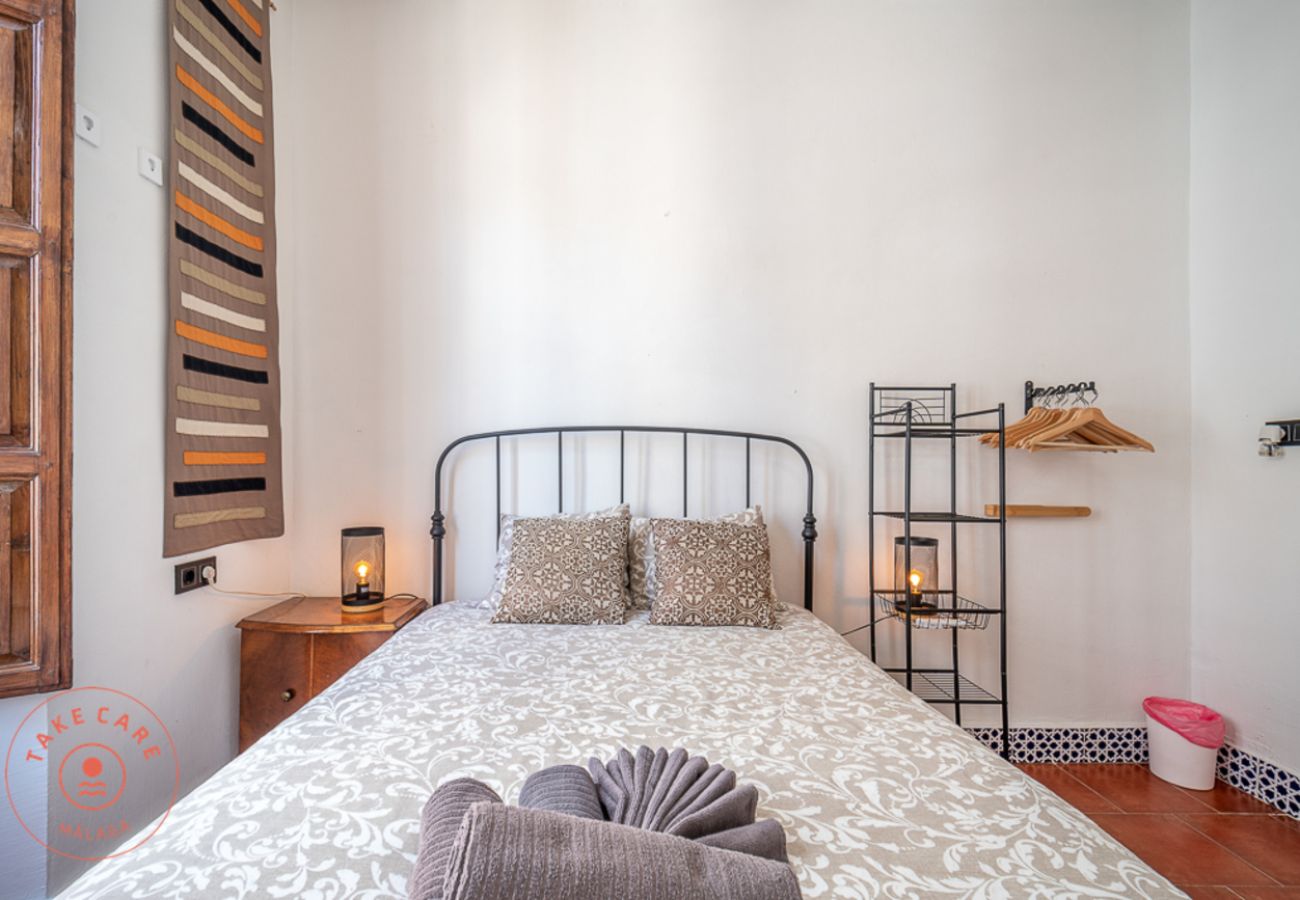Apartment in Málaga - Beautiful Flat Near Plaza Merced - TakeCareMalaga Apartment in Málaga - Beautiful Flat Near Plaza Merced - TakeCareMalaga
