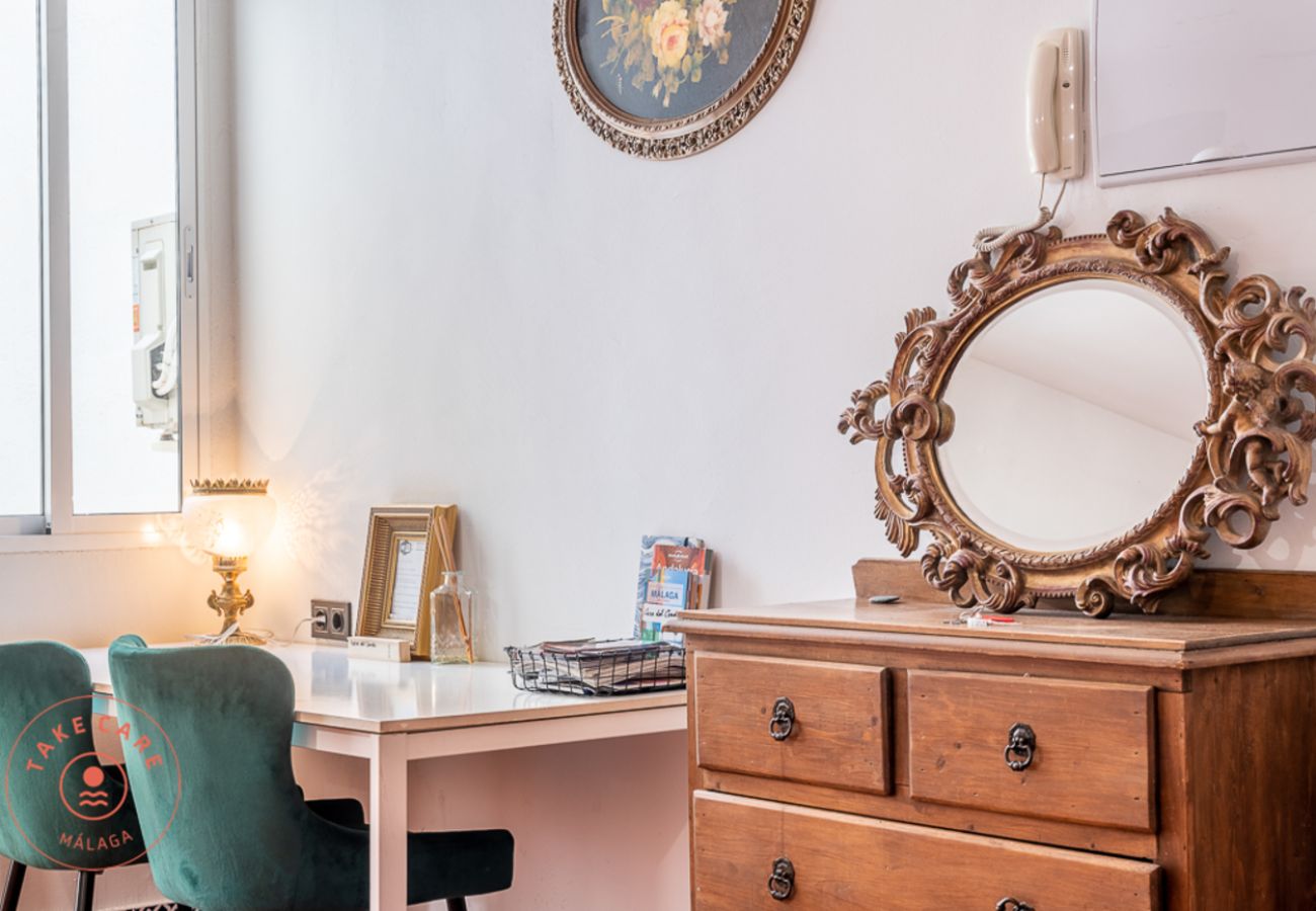 Apartment in Málaga - Beautiful Flat Near Plaza Merced - TakeCareMalaga Apartment in Málaga - Beautiful Flat Near Plaza Merced - TakeCareMalaga