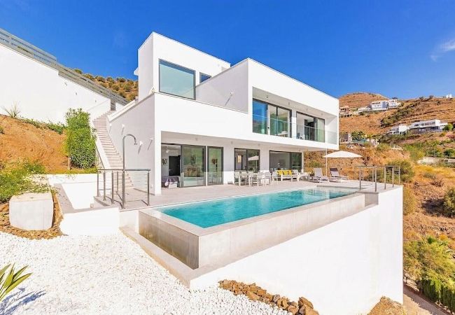 Villa in Torrox - Luxury Seaview Villa Leala - TakeCareMalaga Villa in Torrox - Luxury Seaview Villa Leala - TakeCareMalaga