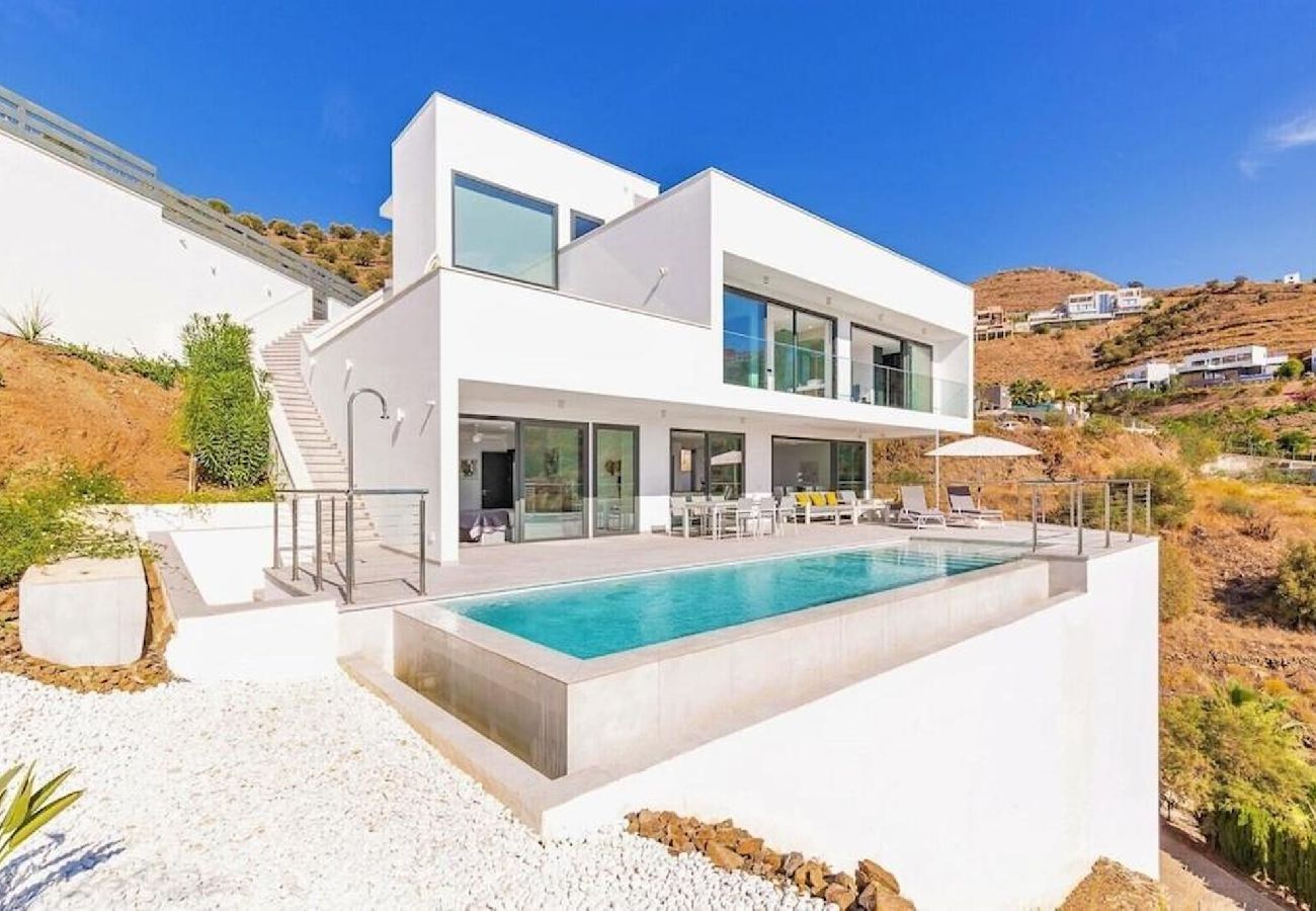Villa in Torrox - Luxury Seaview Villa Leala - TakeCareMalaga Villa in Torrox - Luxury Seaview Villa Leala - TakeCareMalaga