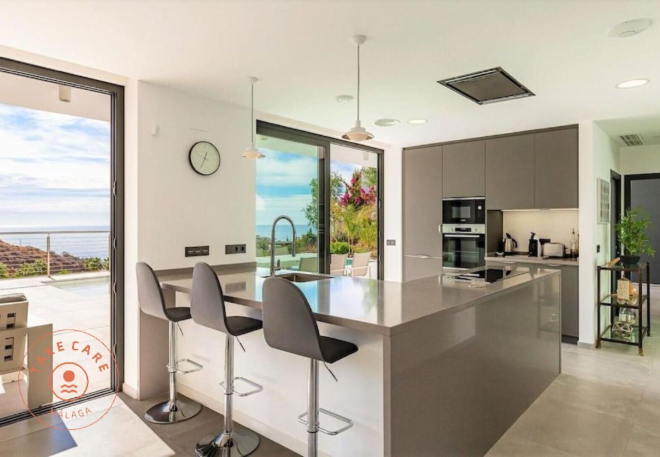 Villa in Torrox - Luxury Seaview Villa Leala - TakeCareMalaga Villa in Torrox - Luxury Seaview Villa Leala - TakeCareMalaga