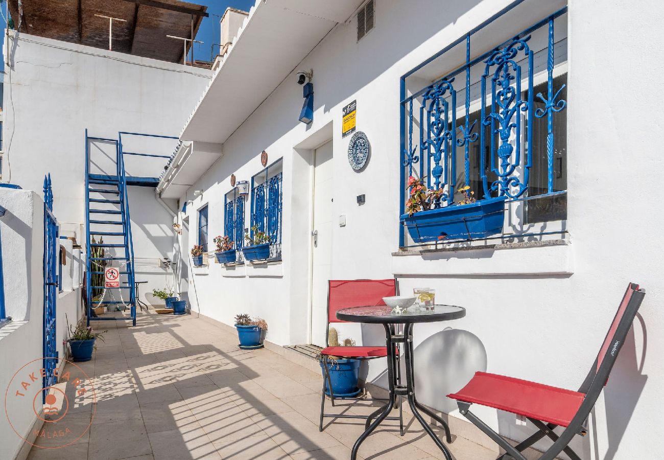 Studio in Málaga - Beachfront studio, el Palo - TakeCareMalaga