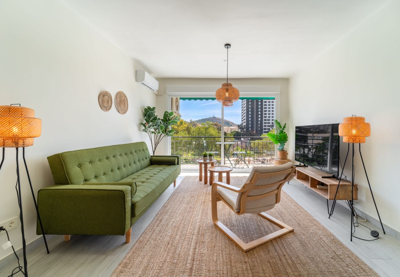 Apartment in Málaga - Apartment with Sunny Balcony - TakeCareMalaga